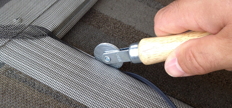 metal screen door repair in Rancho San Diego